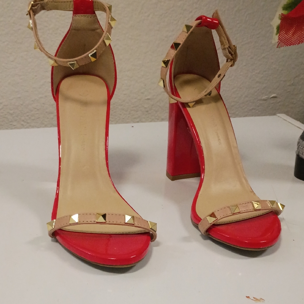 Wild Diva Red Patent Block Heel Sandals with Studded Tan Ankle Strap - Picture 1 of 7
